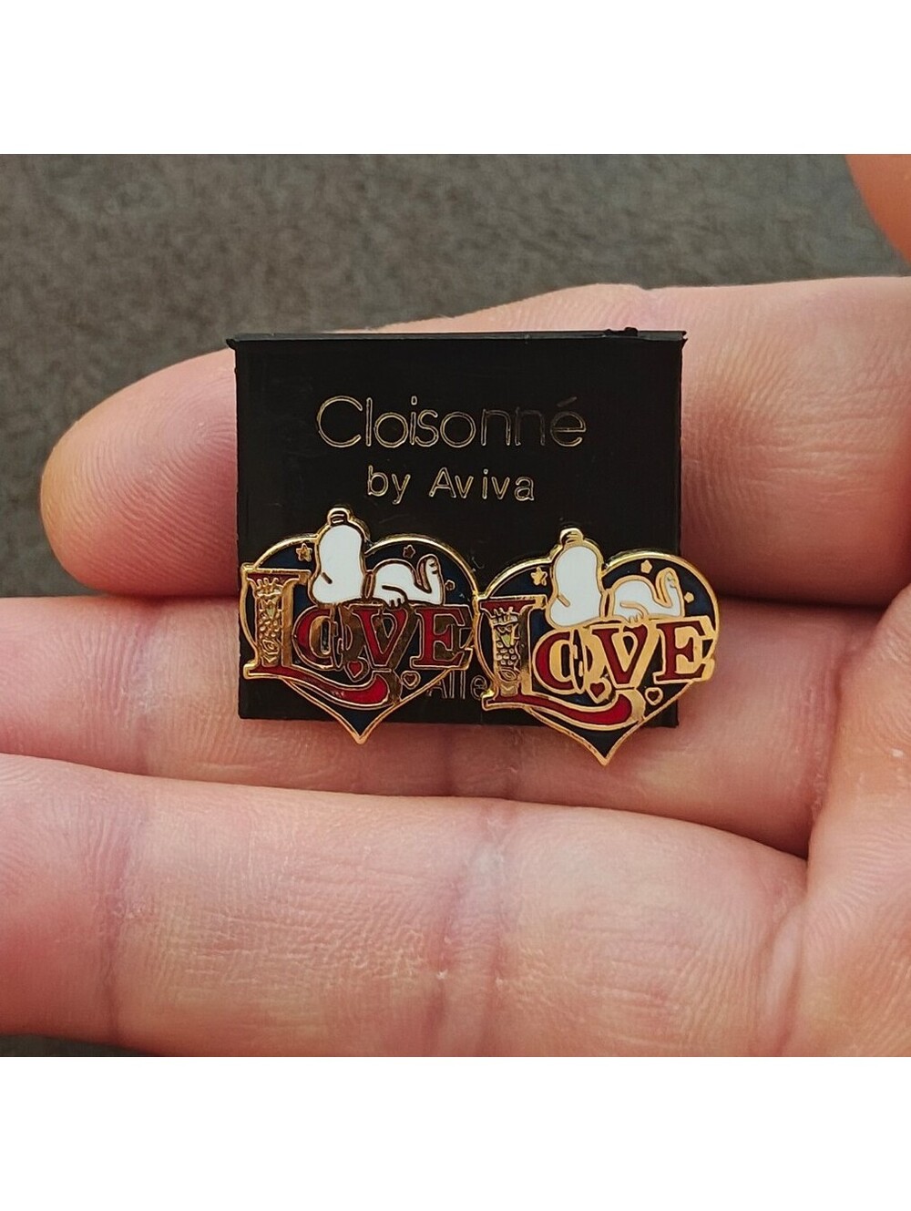 1970s Peanuts Snoopy "LOVE" Gold Tone Cloisonné Enamel Stud Earrings New.